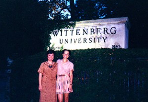[01] Shih-Ming Li Chang李式敏 and Lynn E. Frederiksen during Lynn’s 1999 visit to Ohio. Springfield, Ohio 1999. 